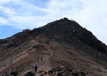 剣ヶ峰山頂付近