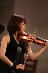 帆足 彩 Aya HOASHI(バイオリン)