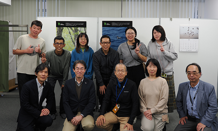 前列が当会職員、後列が自然保育與環境資訊基金會の皆さん