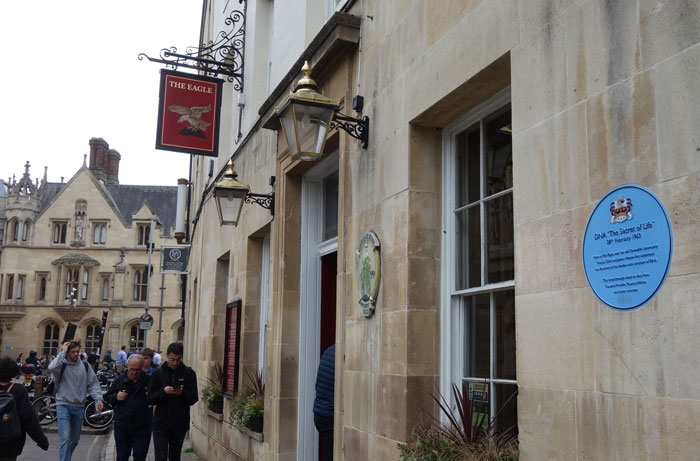 パブ「The Eagle」