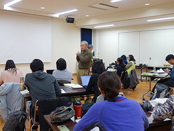 講師との調査計画作りの様子